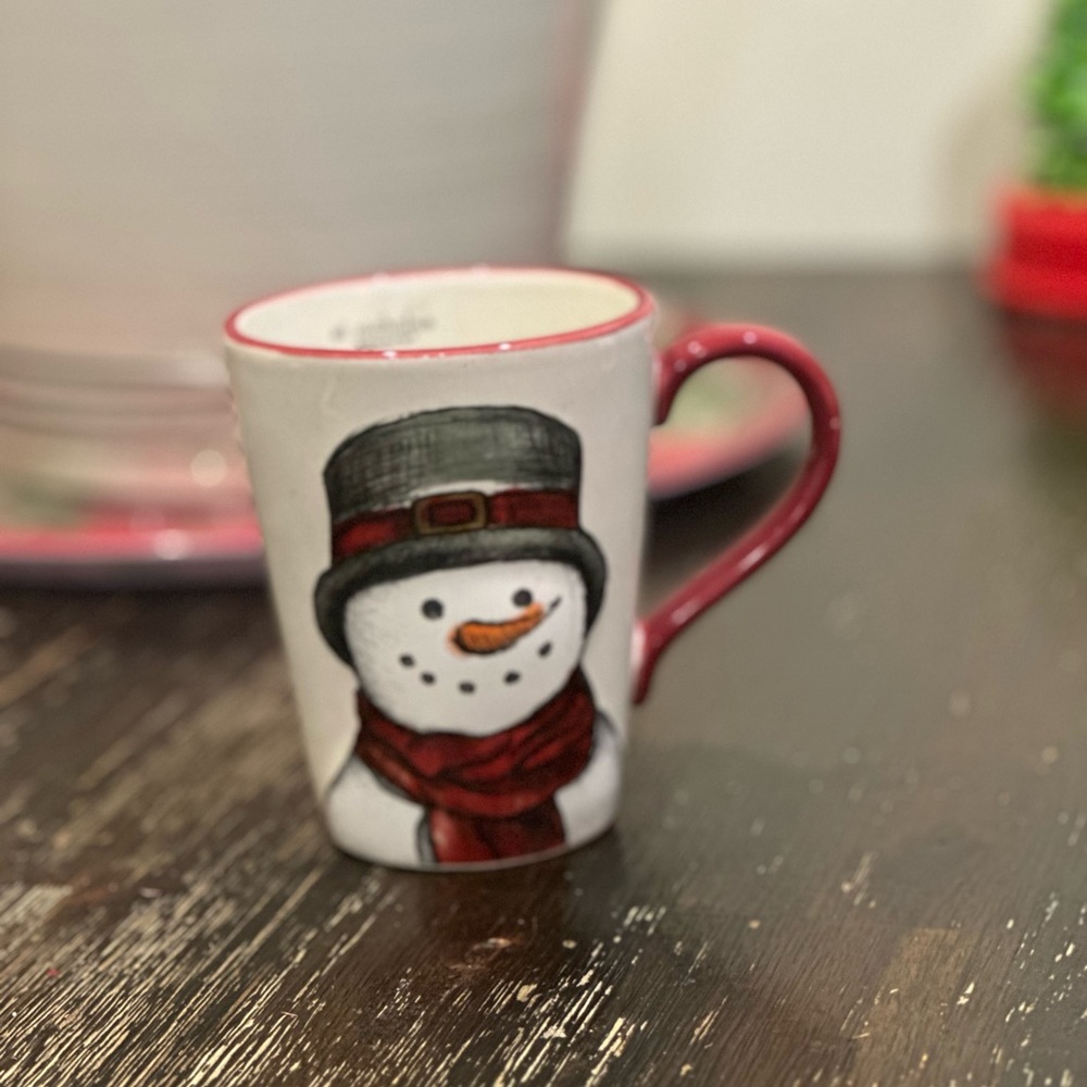 6 BRAND NEW SNOWMAN CHRISTMAS MUGS.